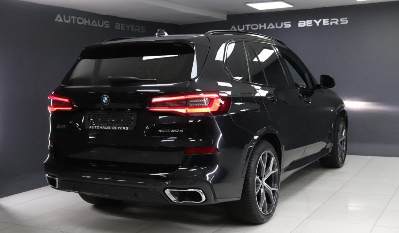 
								2022 BMW X5 xDrive30d M Sport full									