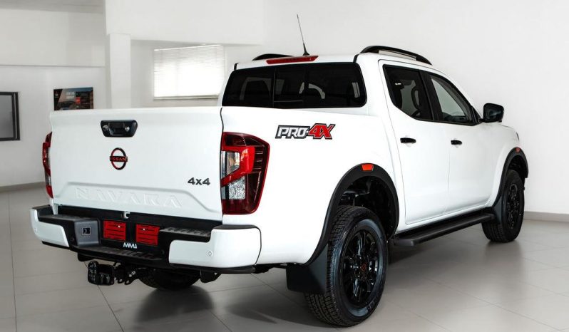 
								2024 Nissan Navara 2.5DDTi Double Cab PRO-4X 4×4 full									